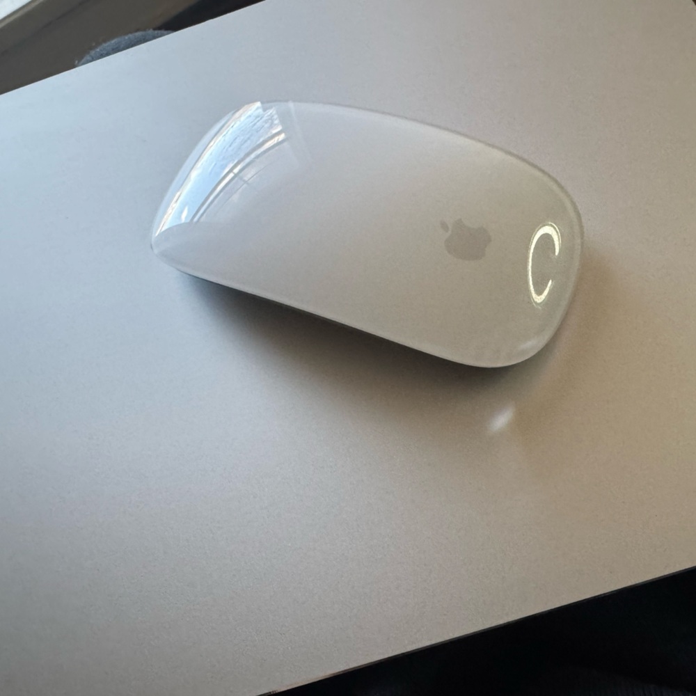Apple Magic Mouse and Sleek Metal Mousepad (for glass desk users)